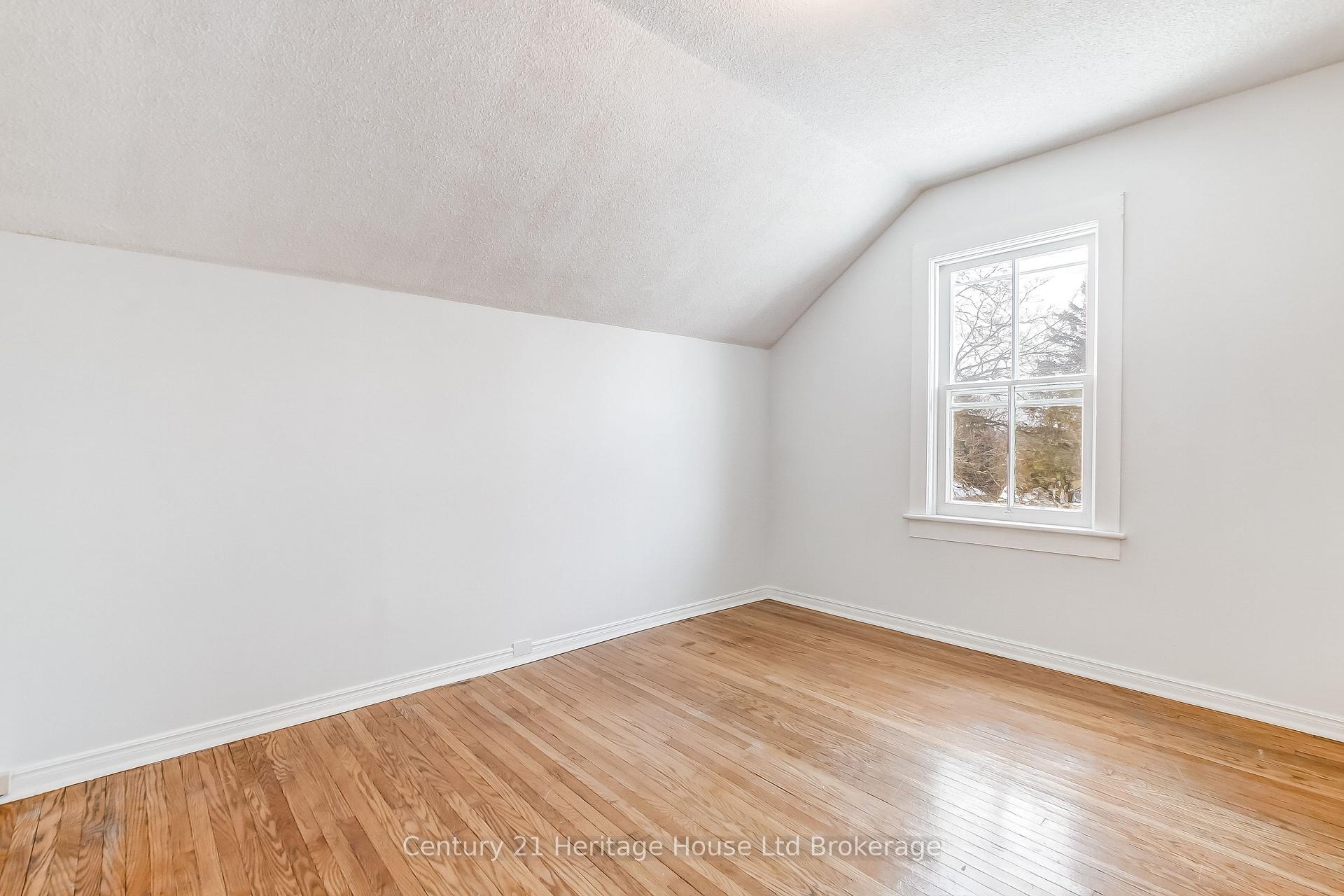 Photo 24 of 152 Charles Street E, Ingersoll, Ingersoll - South — HOMEH