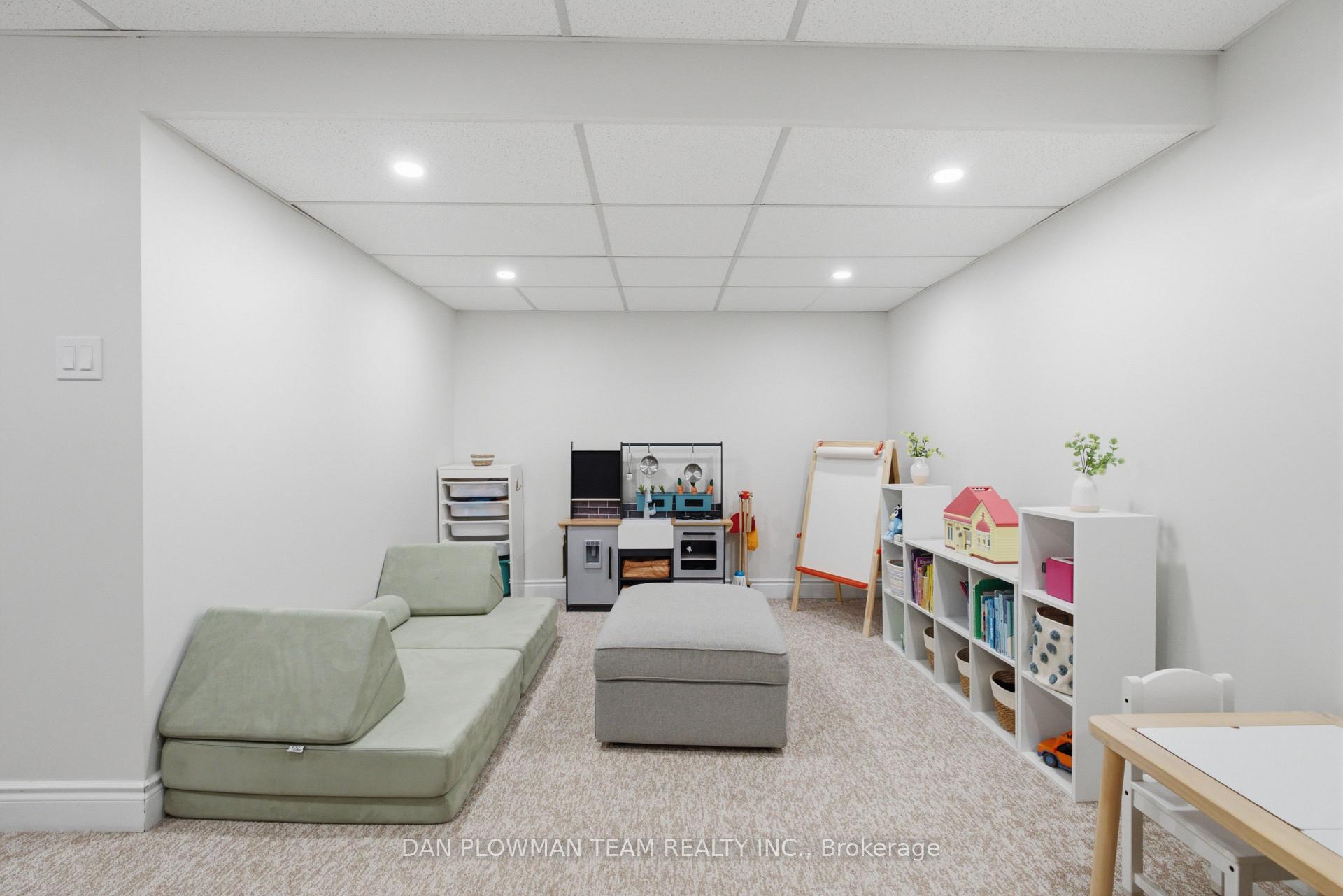 Photo 25 of 93 Kirby Crescent, Whitby, Blue Grass Meadows — HOMEH