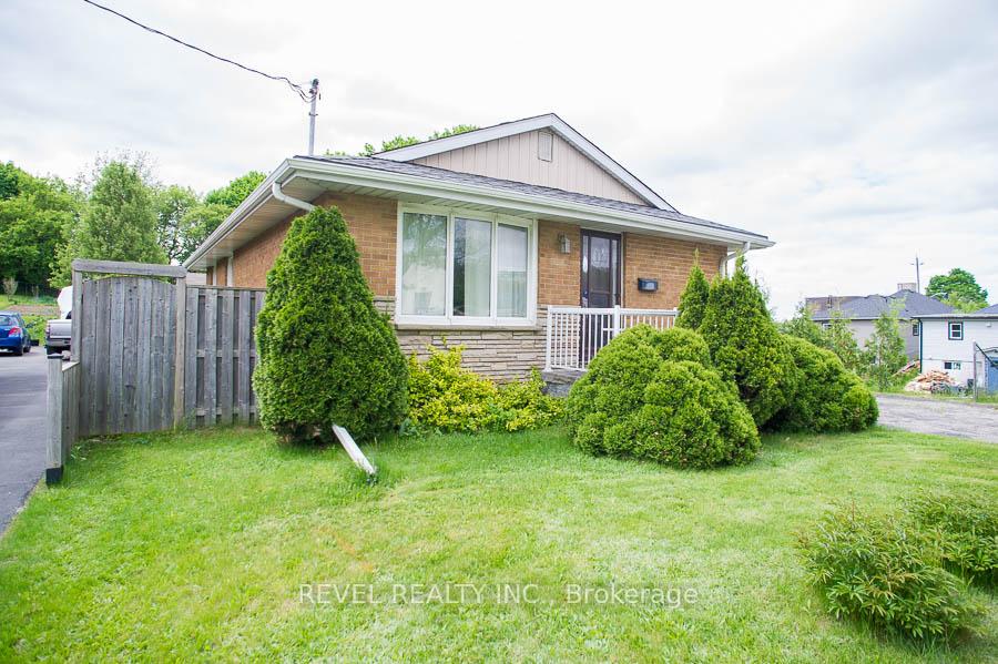 Photo 2 of 120 Henry Street, Brantford, Braneida Industrial Park — HOMEH