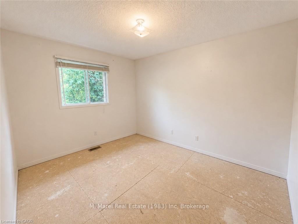 Photo 15 of 10 Jeanette Avenue, Grimsby, Grimsby Beach — HOMEH