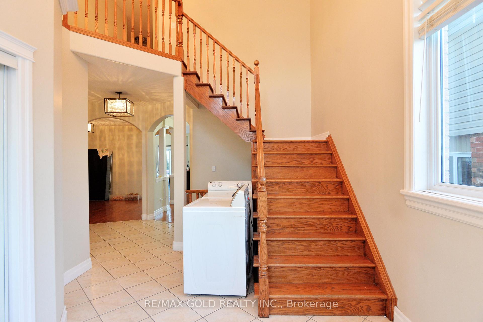 Photo 3 of 230 Doon Mills Drive, Kitchener, Pioneer Park — HOMEH