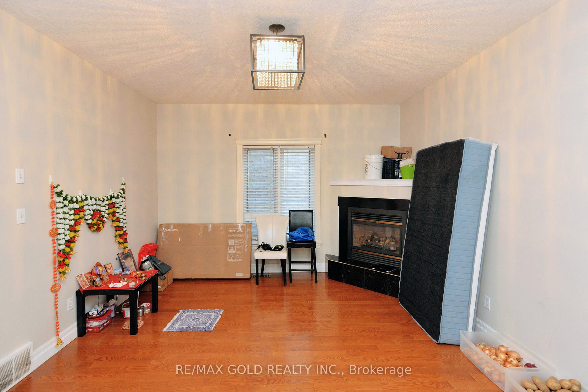 Photo 13 of 230 Doon Mills Drive, Kitchener, Pioneer Park — HOMEH
