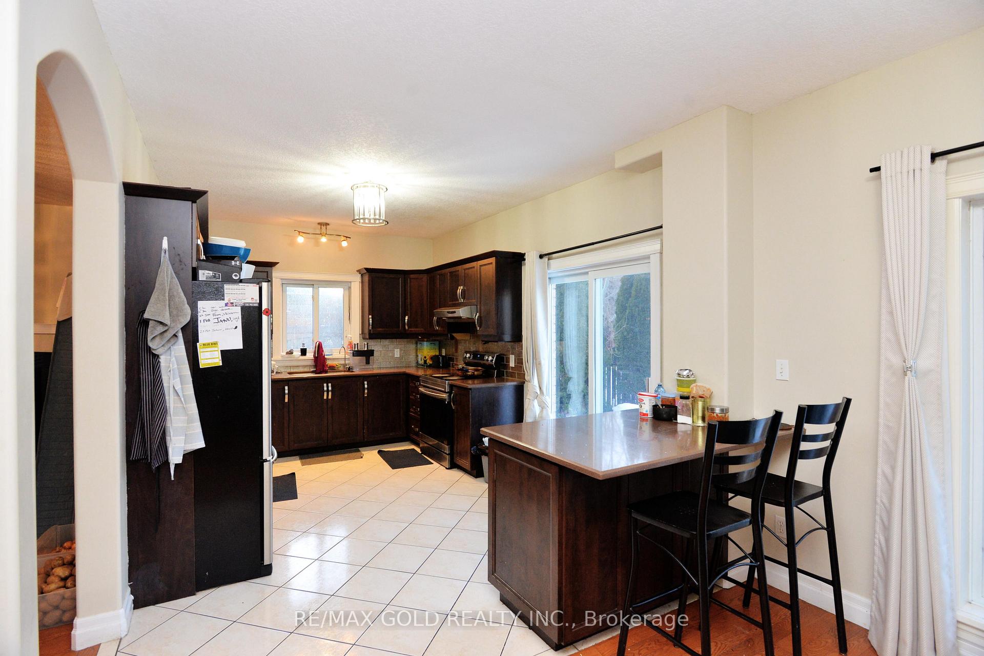 Photo 16 of 230 Doon Mills Drive, Kitchener, Pioneer Park — HOMEH