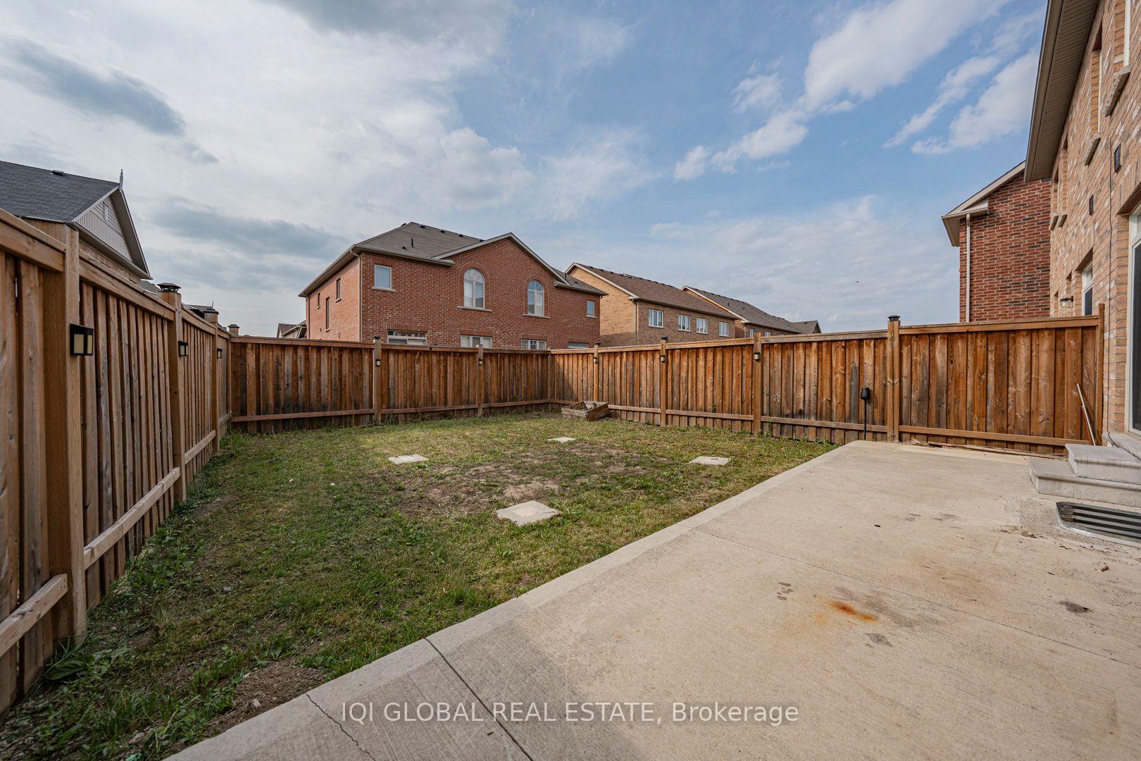 Photo 44 of 16 Zenida Road, Brampton, Northwest Brampton — HOMEH