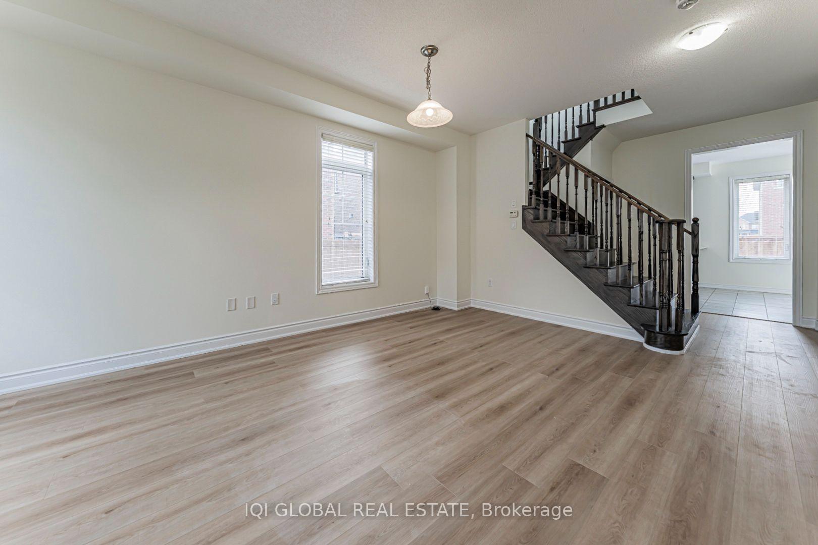 Photo 4 of 16 Zenida Road, Brampton, Northwest Brampton — HOMEH