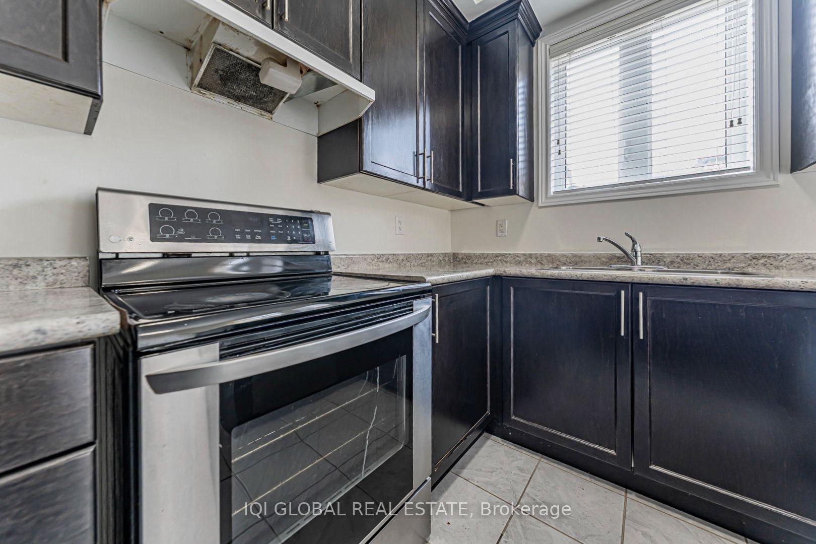 Photo 17 of 16 Zenida Road, Brampton, Northwest Brampton — HOMEH