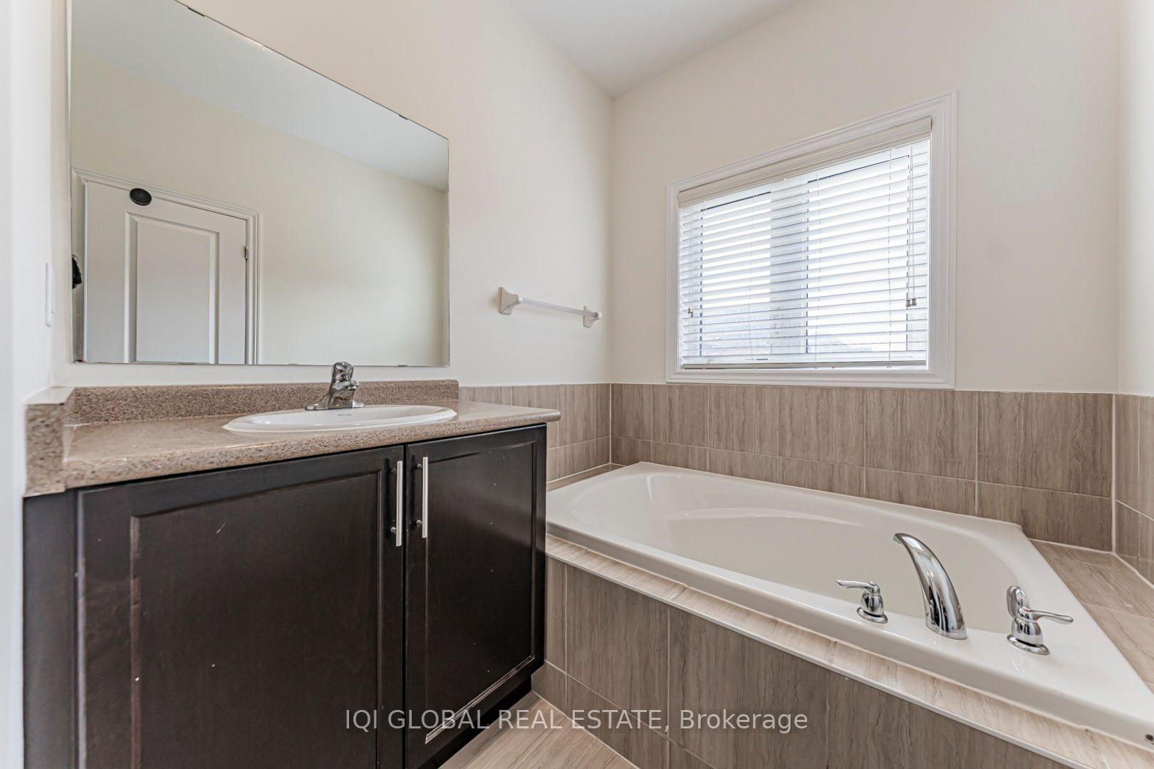 Photo 26 of 16 Zenida Road, Brampton, Northwest Brampton — HOMEH