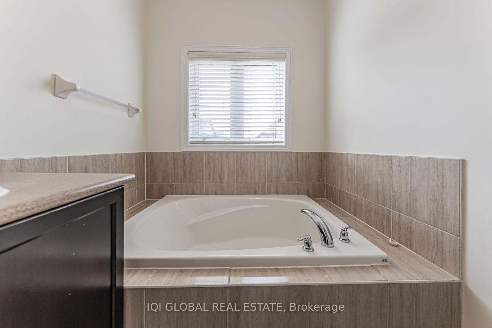 Photo 27 of 16 Zenida Road, Brampton, Northwest Brampton — HOMEH