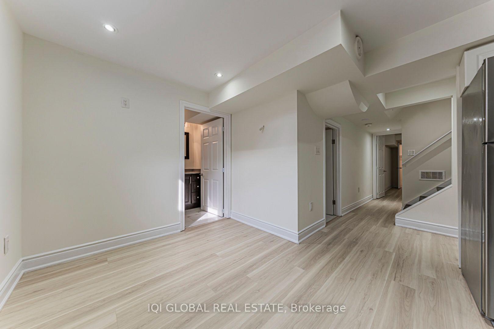 Photo 32 of 16 Zenida Road, Brampton, Northwest Brampton — HOMEH