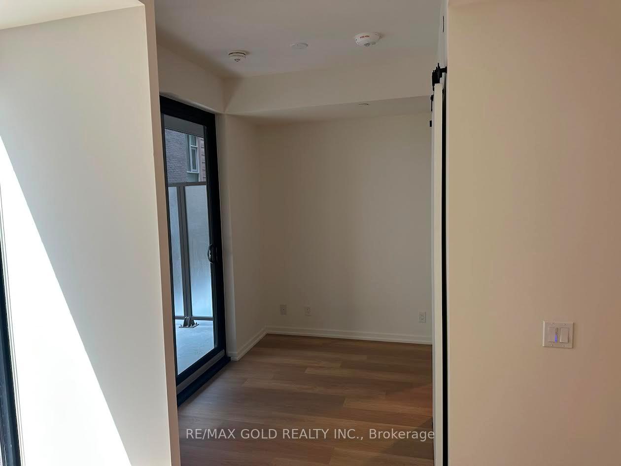 Photo 5 of Unit 512, 109 Erskine Avenue, Toronto, Mount Pleasant West — HOMEH