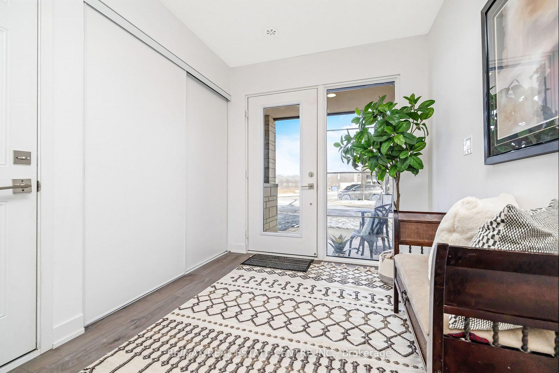 Photo 3 of Unit 28, 1121 Cooke Boulevard, Burlington, LaSalle — HOMEH