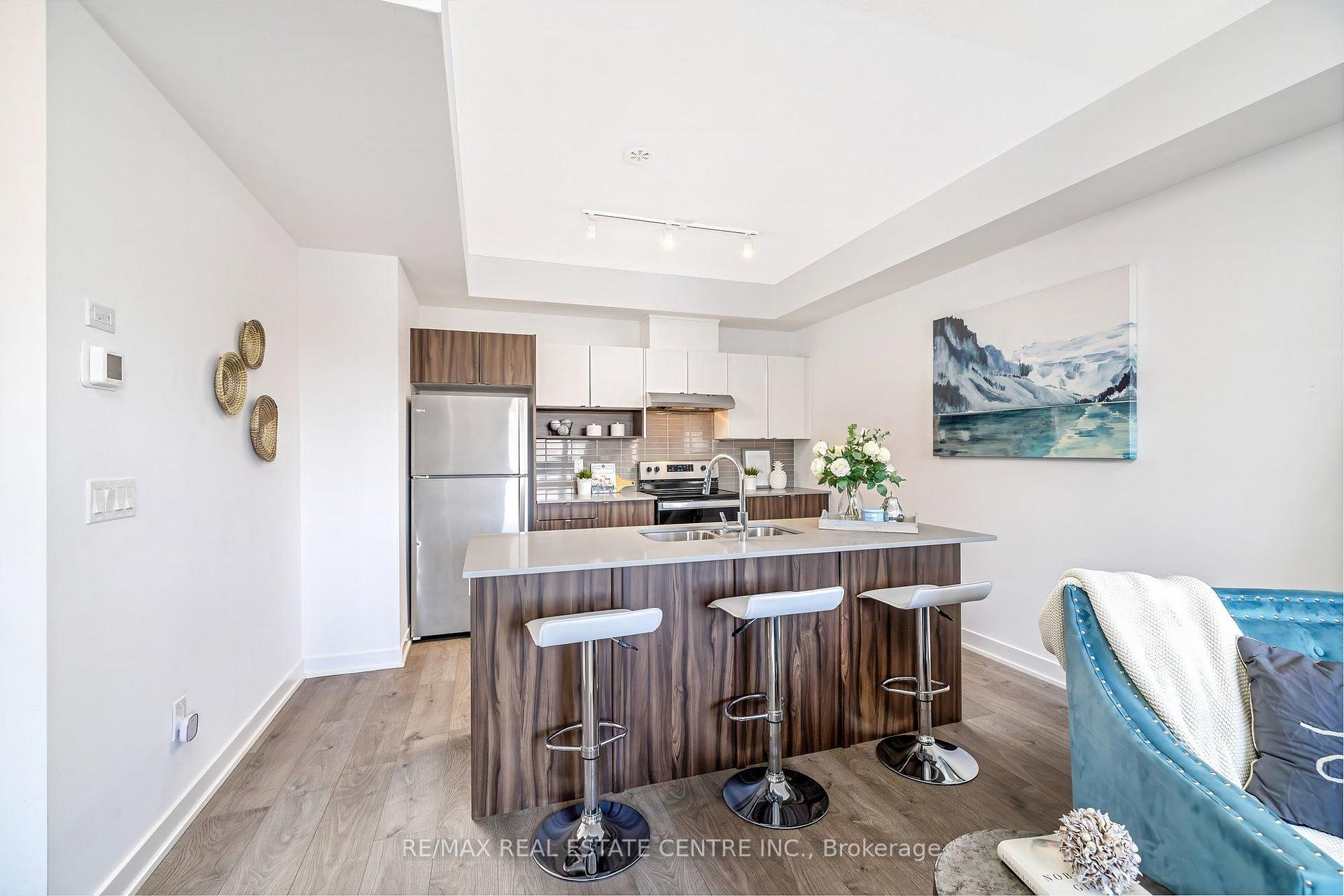 Photo 5 of Unit 28, 1121 Cooke Boulevard, Burlington, LaSalle — HOMEH