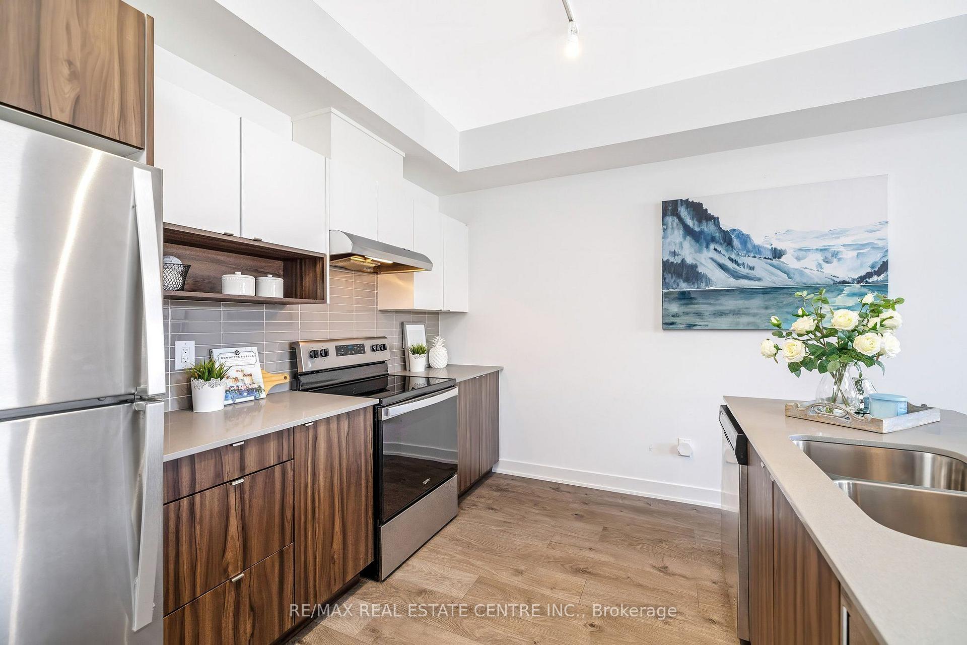 Photo 6 of Unit 28, 1121 Cooke Boulevard, Burlington, LaSalle — HOMEH