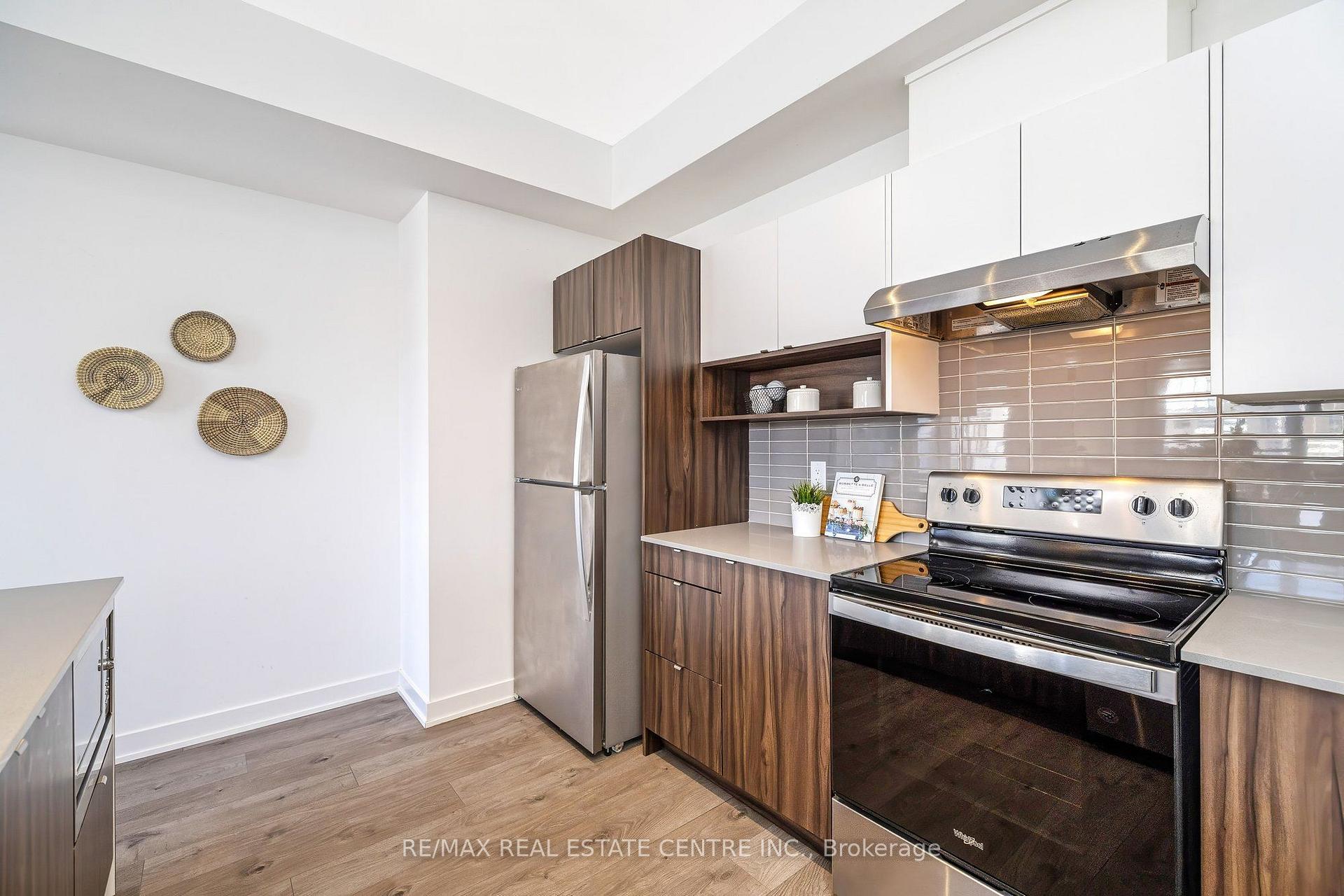 Photo 7 of Unit 28, 1121 Cooke Boulevard, Burlington, LaSalle — HOMEH