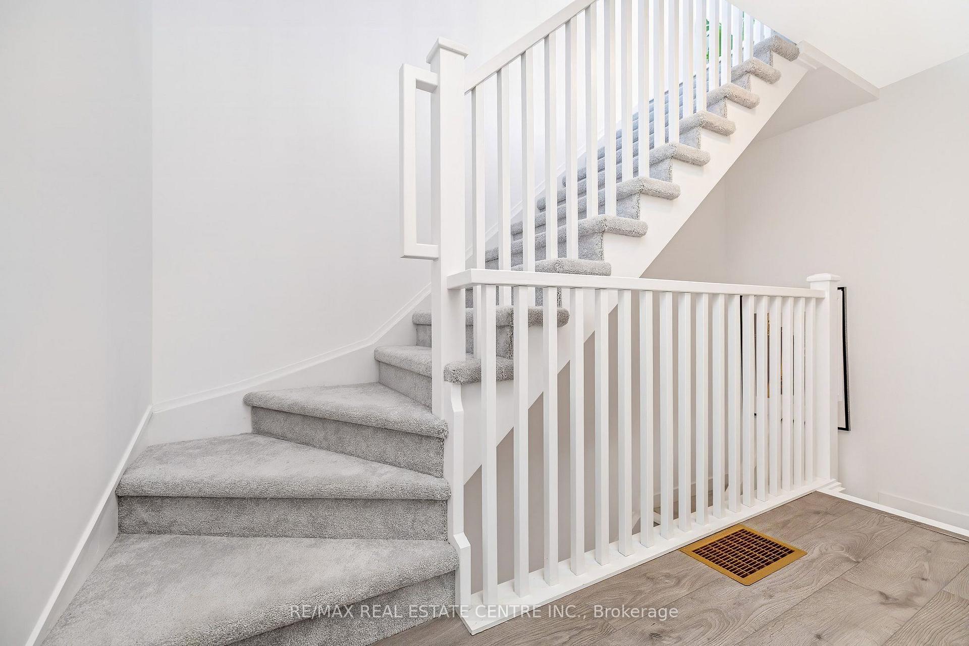 Photo 18 of Unit 28, 1121 Cooke Boulevard, Burlington, LaSalle — HOMEH