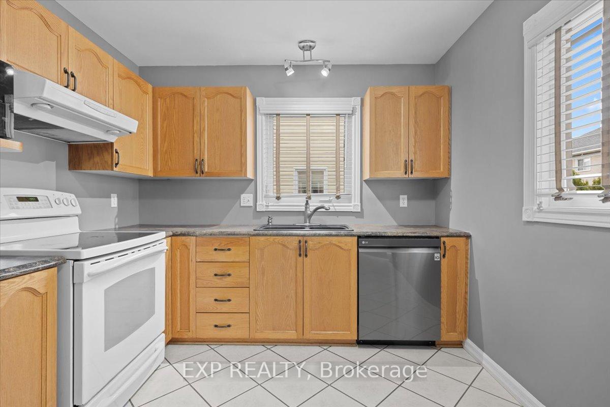 Photo 11 of 851 Beauregard Crescent, Ottawa, Fallingbrook/Ridgemount — HOMEH