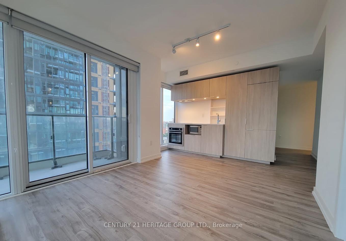Front of Unit 1810, 77 Shuter Street