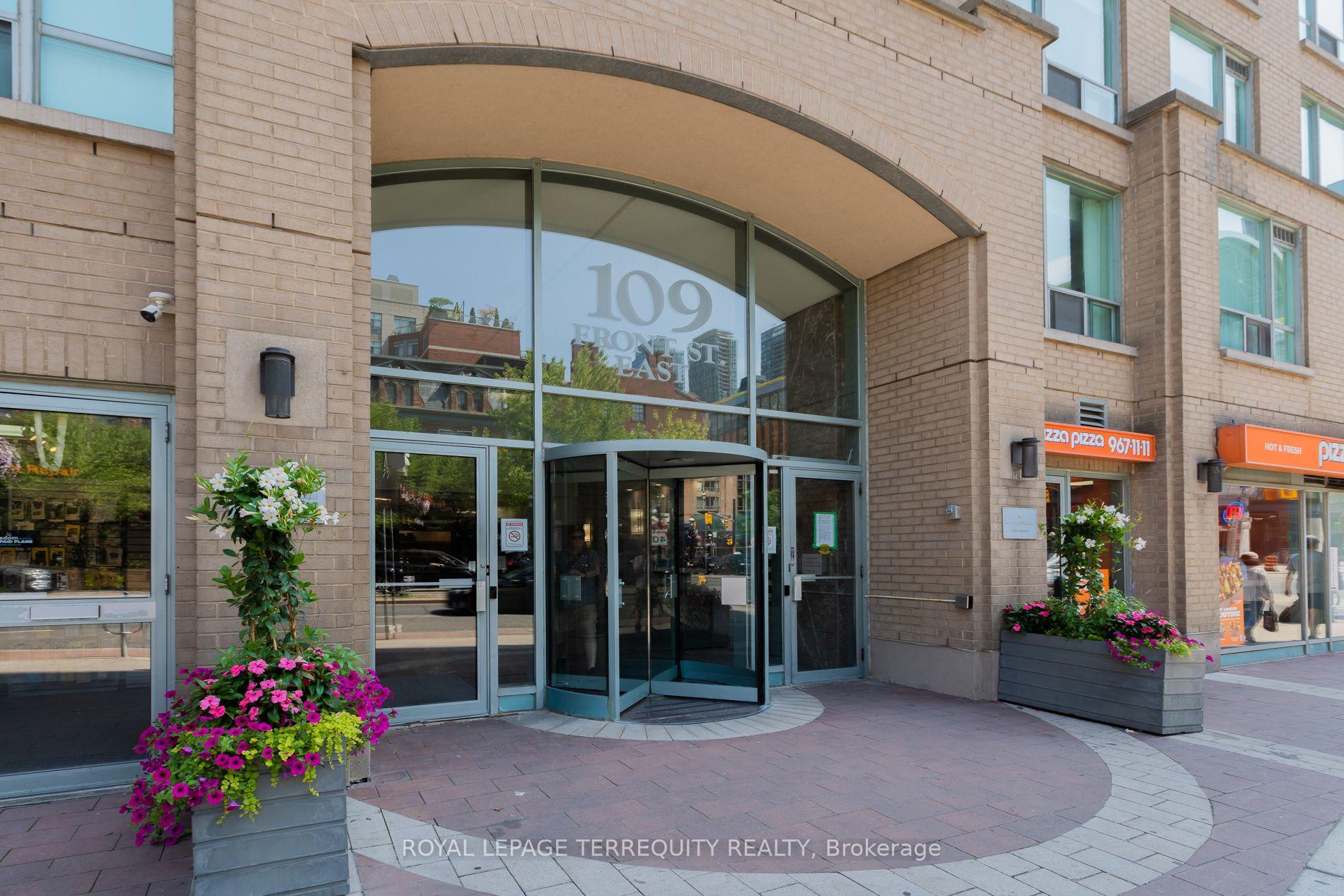 Photo 3 of Unit 513, 109 Front Street E, Toronto, Waterfront Communities — HOMEH