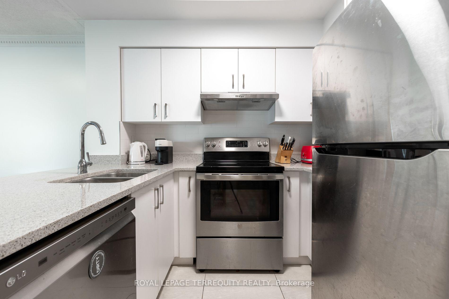 Photo 6 of Unit 513, 109 Front Street E, Toronto, Waterfront Communities — HOMEH