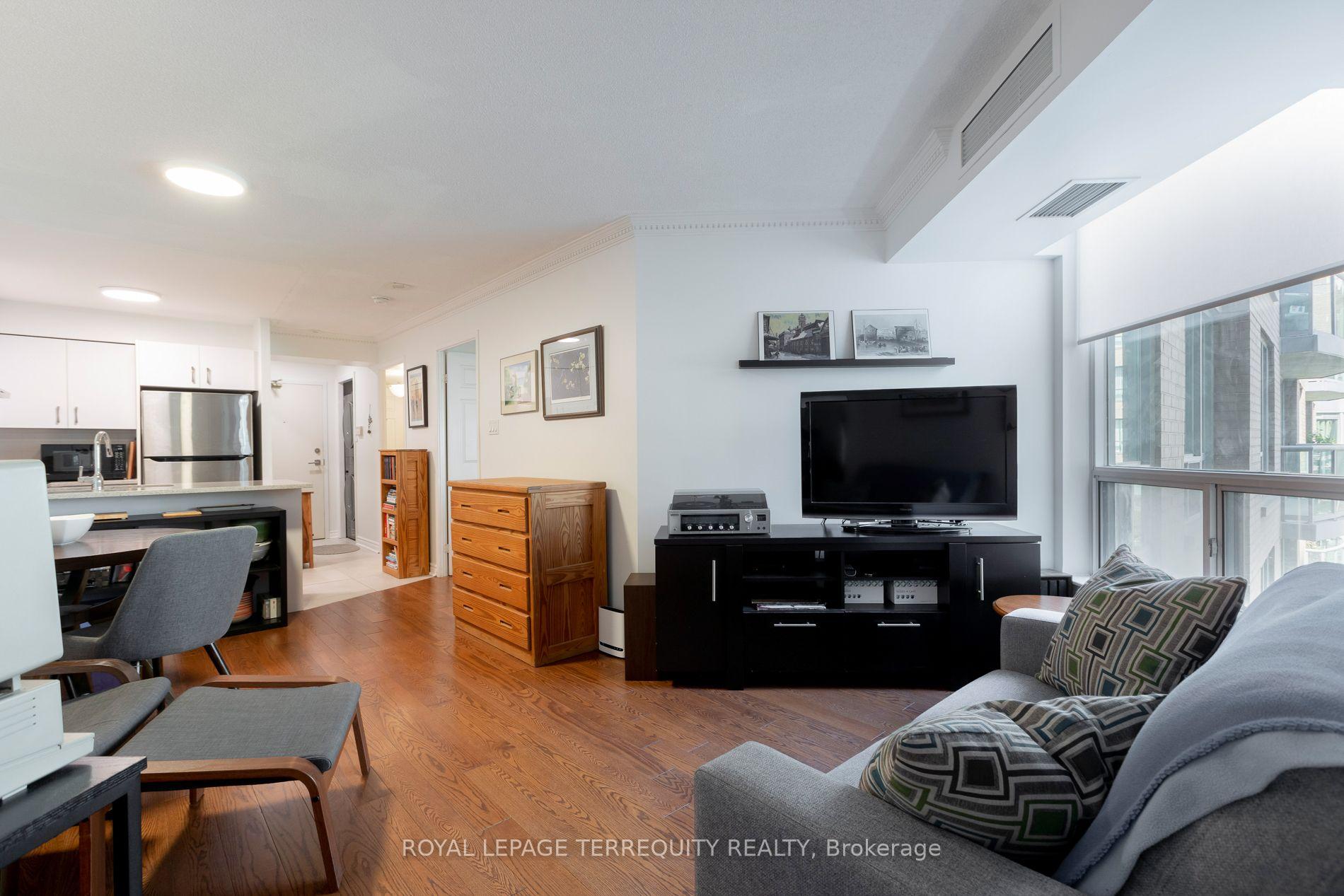 Photo 16 of Unit 513, 109 Front Street E, Toronto, Waterfront Communities — HOMEH