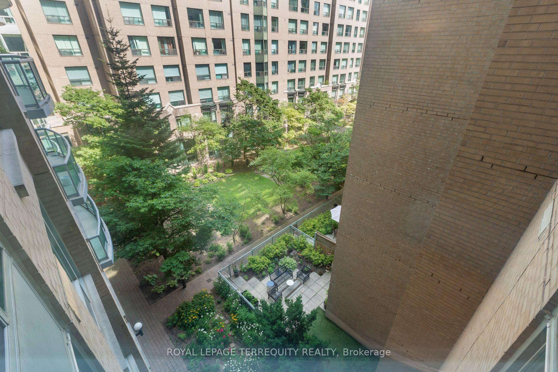 Photo 17 of Unit 513, 109 Front Street E, Toronto, Waterfront Communities — HOMEH