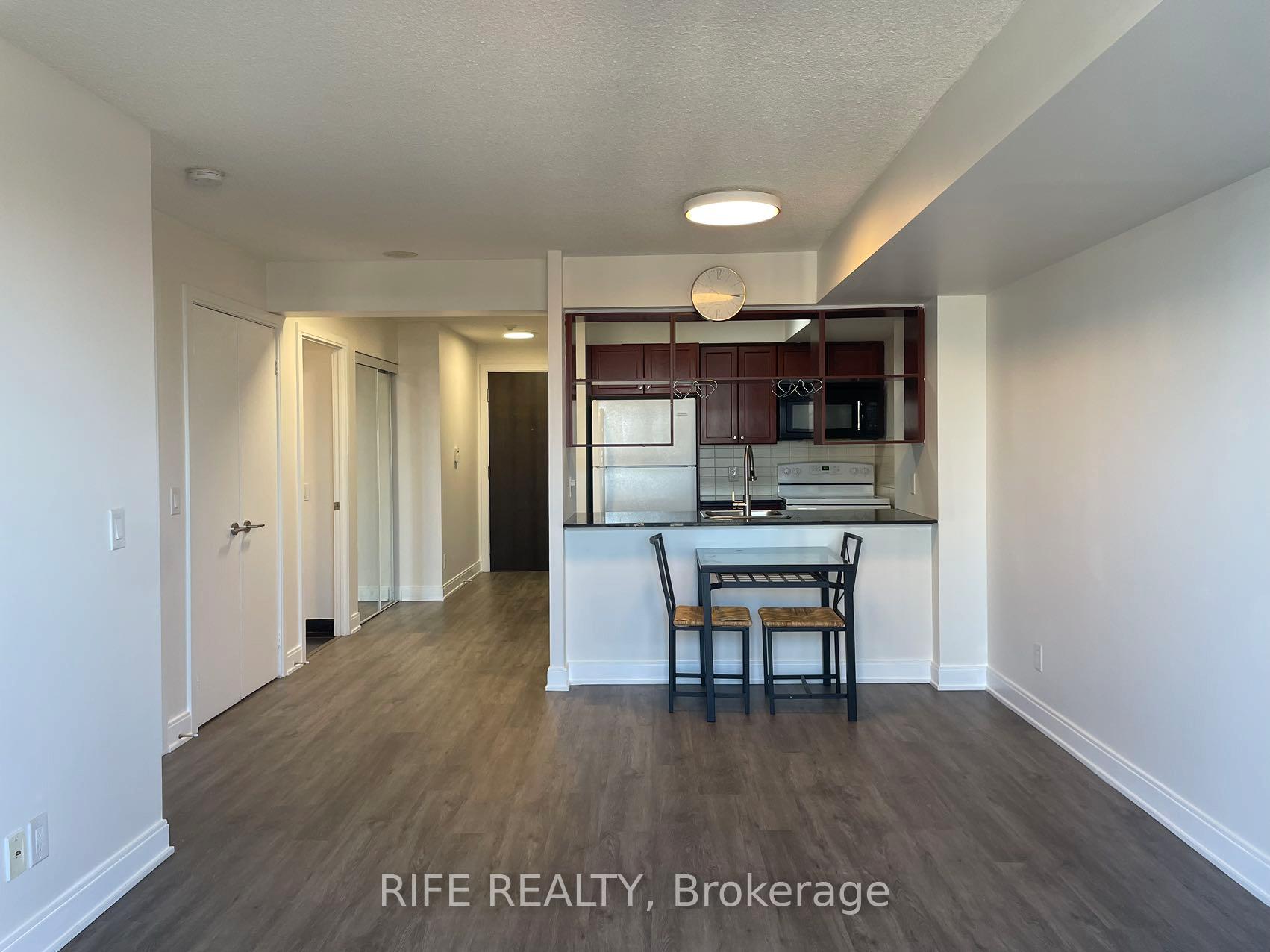 Photo of Unit 2406, 125 Village Green Square