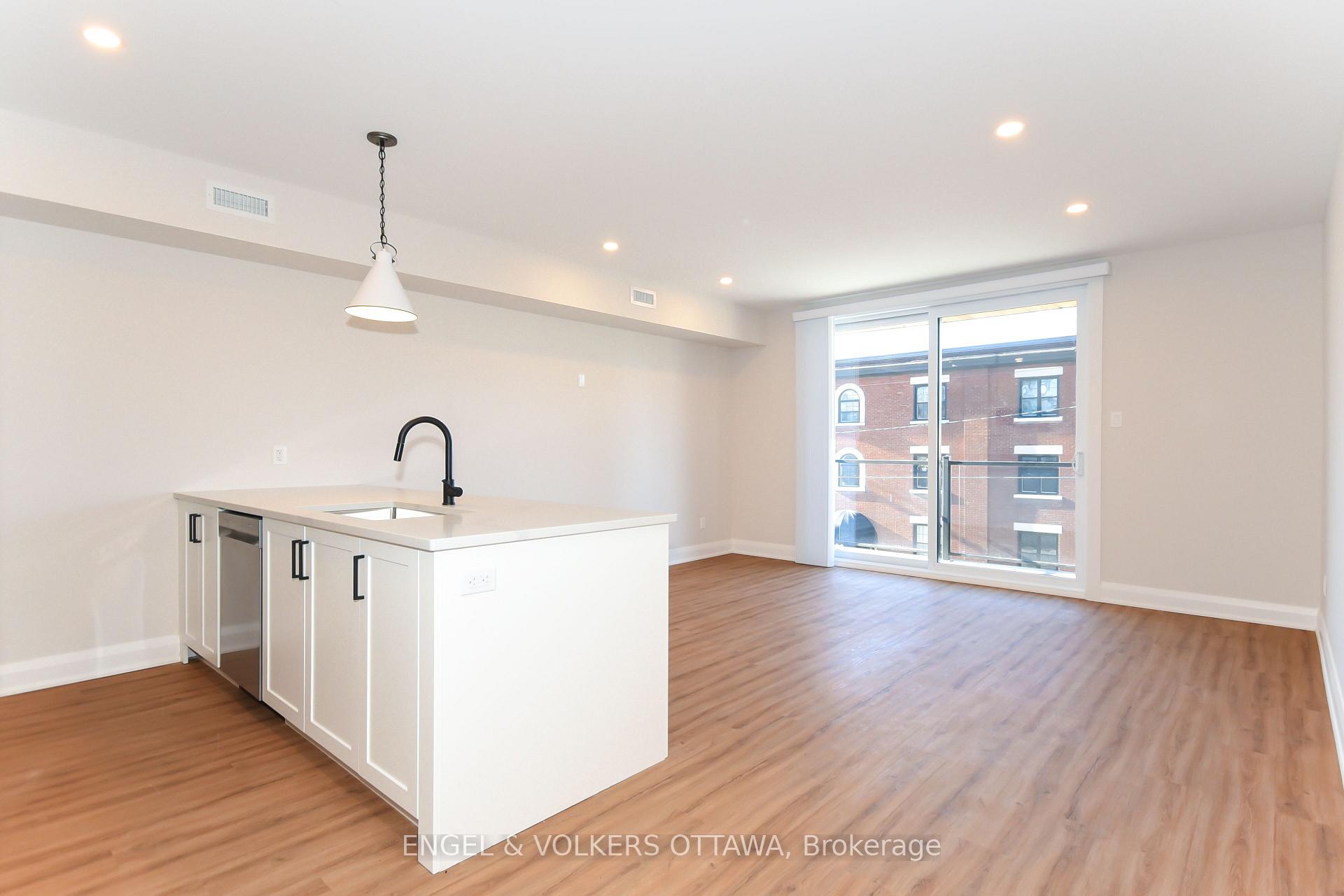Photo 8 of Unit 6, 35 Monk Street, Ottawa, Glebe — HOMEH