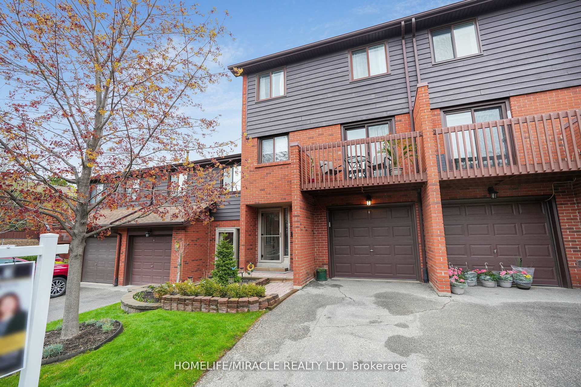 Photo 5 of Unit 32, 4165 Fieldgate Drive, Mississauga, Rathwood — HOMEH