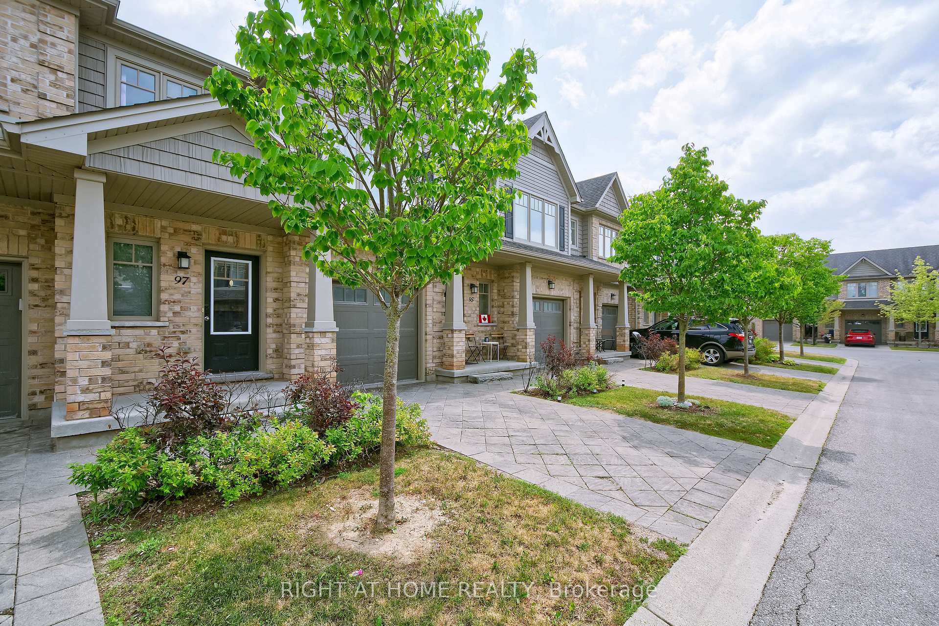 Photo 3 of Unit 97, 1924 Cedarhollow Boulevard, London, North D — HOMEH