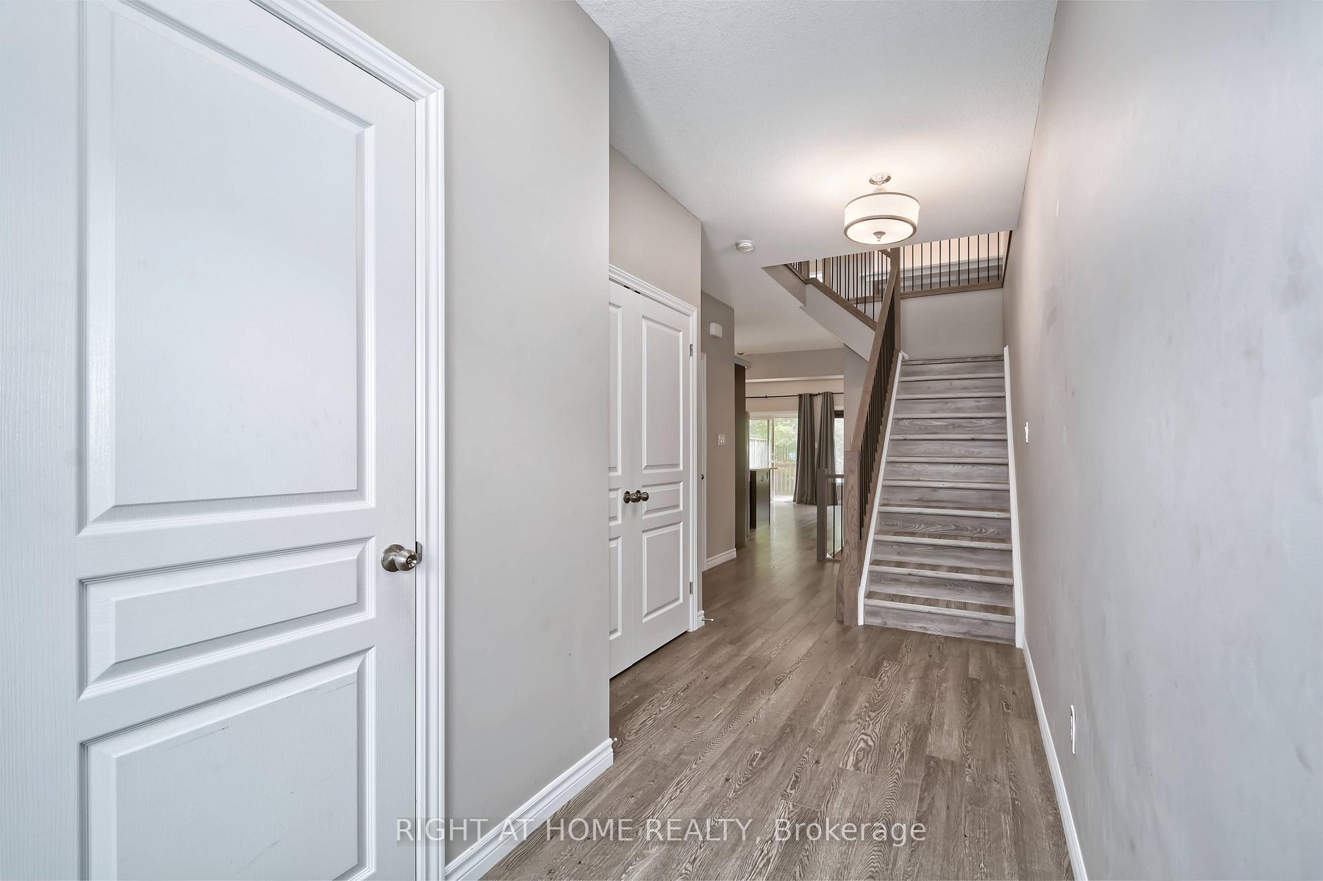 Photo 4 of Unit 97, 1924 Cedarhollow Boulevard, London, North D — HOMEH