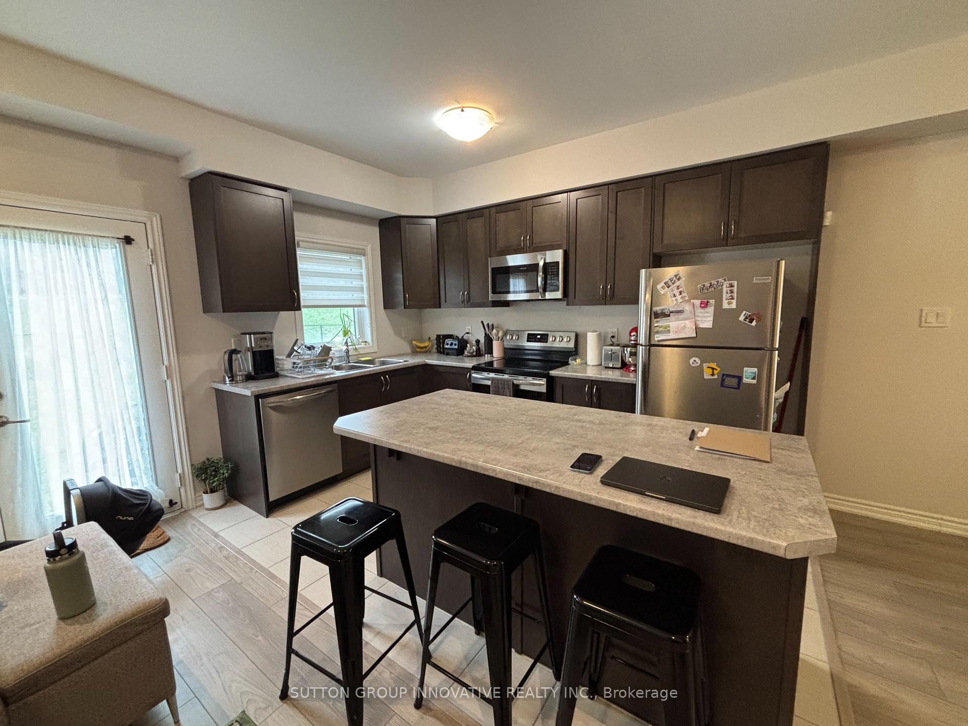 Photo 12 of 93 Bilanski Farm Road, Brantford, Echo Place — HOMEH