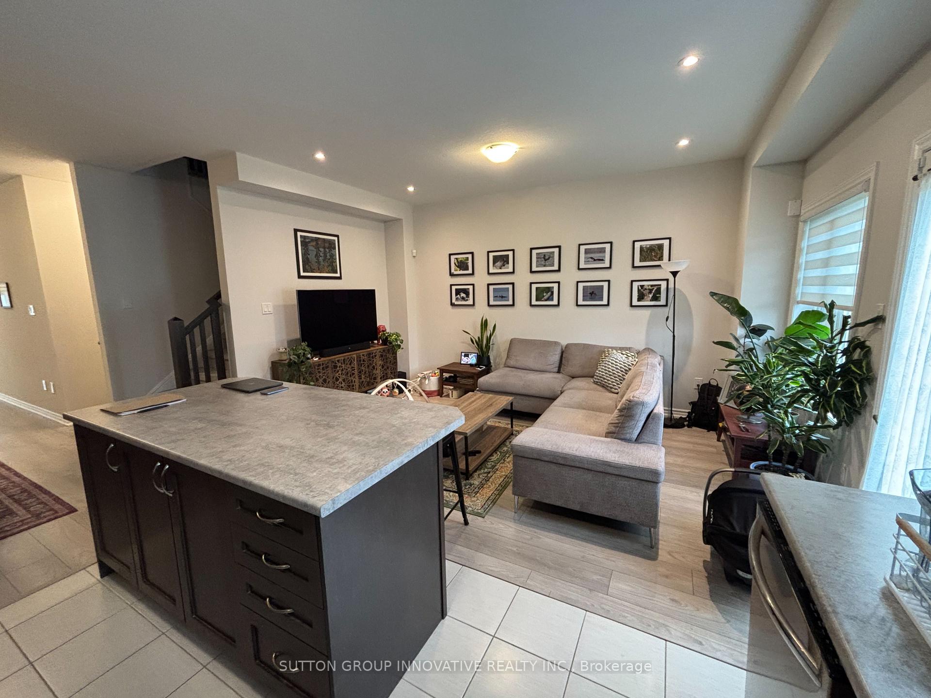 Photo 13 of 93 Bilanski Farm Road, Brantford, Echo Place — HOMEH