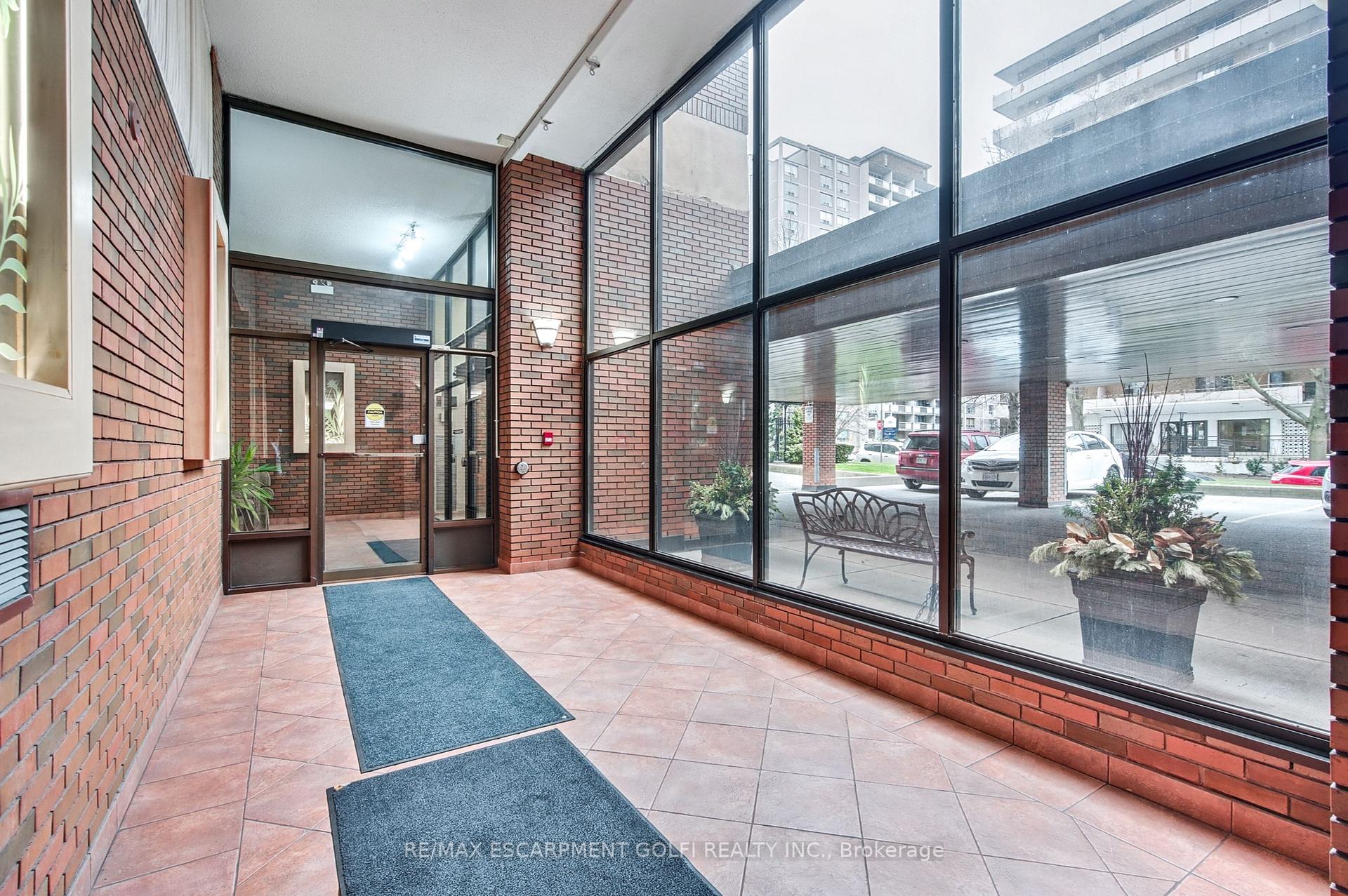 Photo 2 of Unit 305, 222 Jackson Street W, Hamilton, Durand — HOMEH