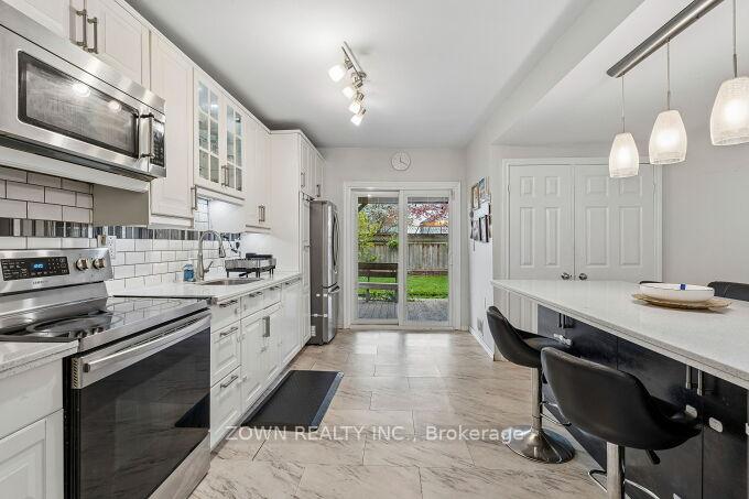 Photo 12 of 6 Albany Avenue, Hamilton, Crown Point — HOMEH