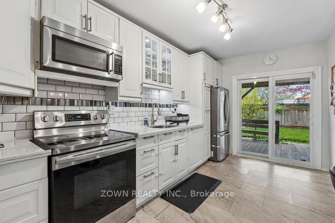 Photo 13 of 6 Albany Avenue, Hamilton, Crown Point — HOMEH