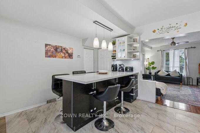 Photo 14 of 6 Albany Avenue, Hamilton, Crown Point — HOMEH