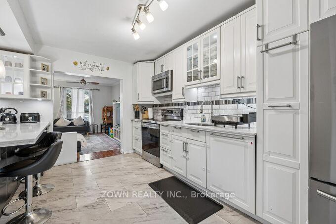 Photo 15 of 6 Albany Avenue, Hamilton, Crown Point — HOMEH