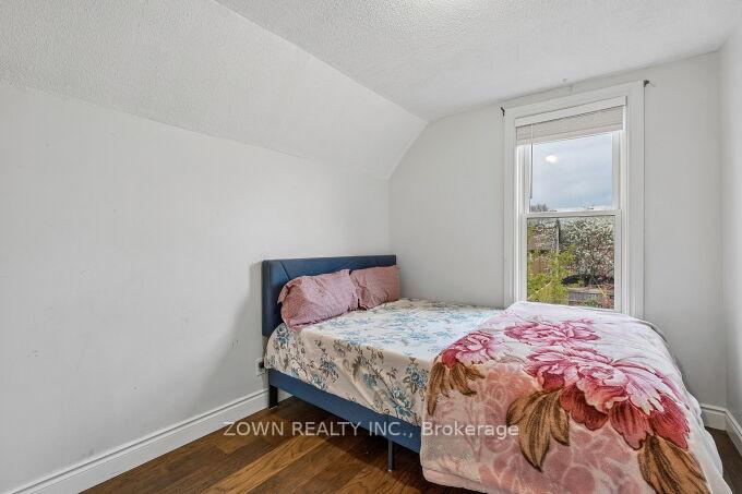 Photo 16 of 6 Albany Avenue, Hamilton, Crown Point — HOMEH