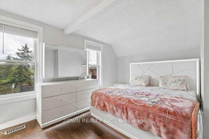 Photo 18 of 6 Albany Avenue, Hamilton, Crown Point — HOMEH