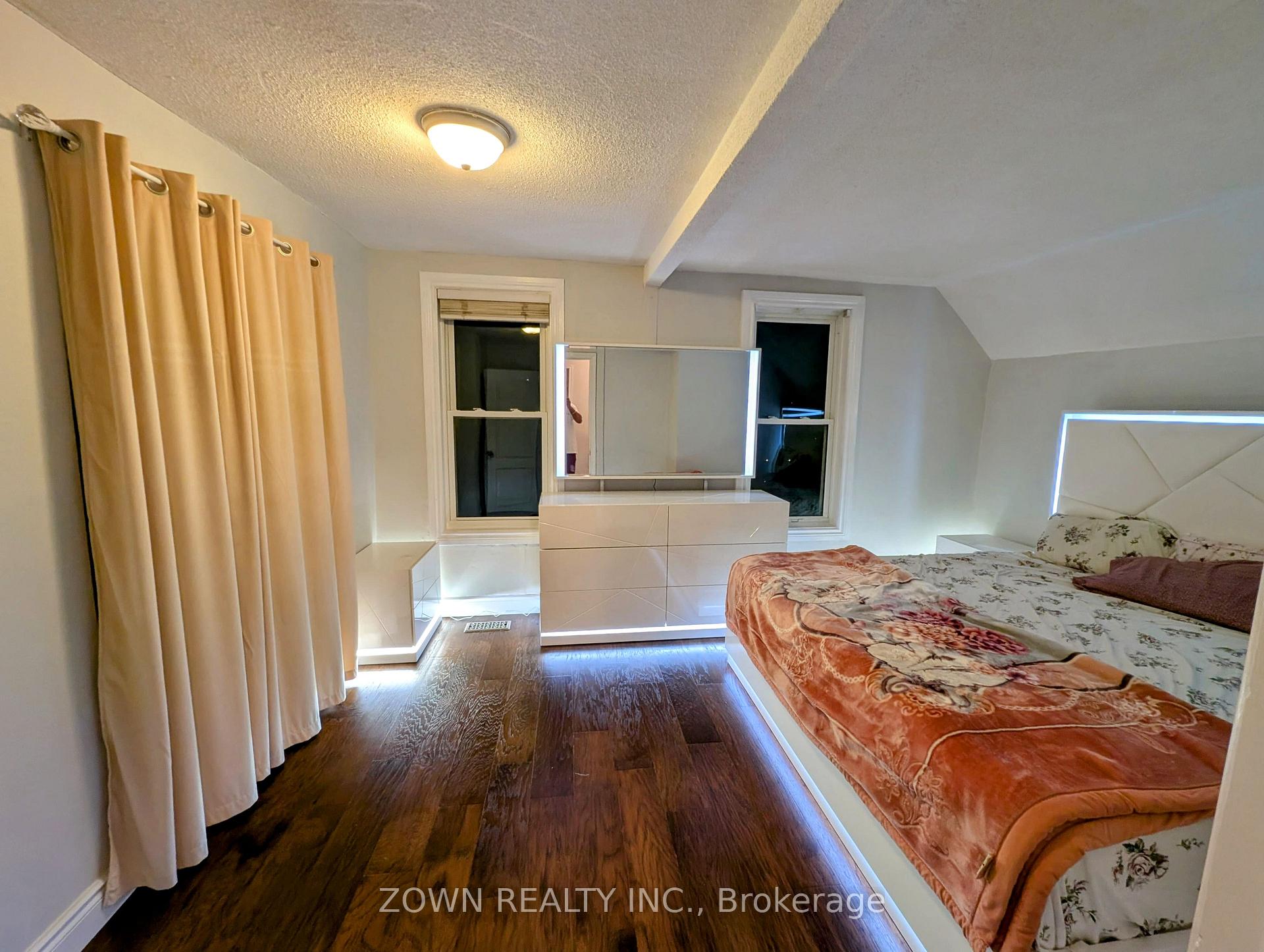 Photo 20 of 6 Albany Avenue, Hamilton, Crown Point — HOMEH