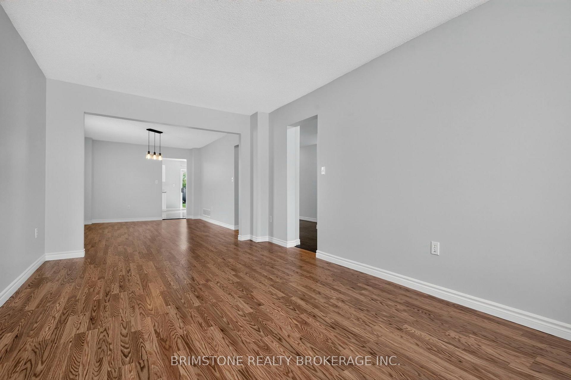Photo 6 of 28 Selkirk Crescent, Barrie, Holly — HOMEH