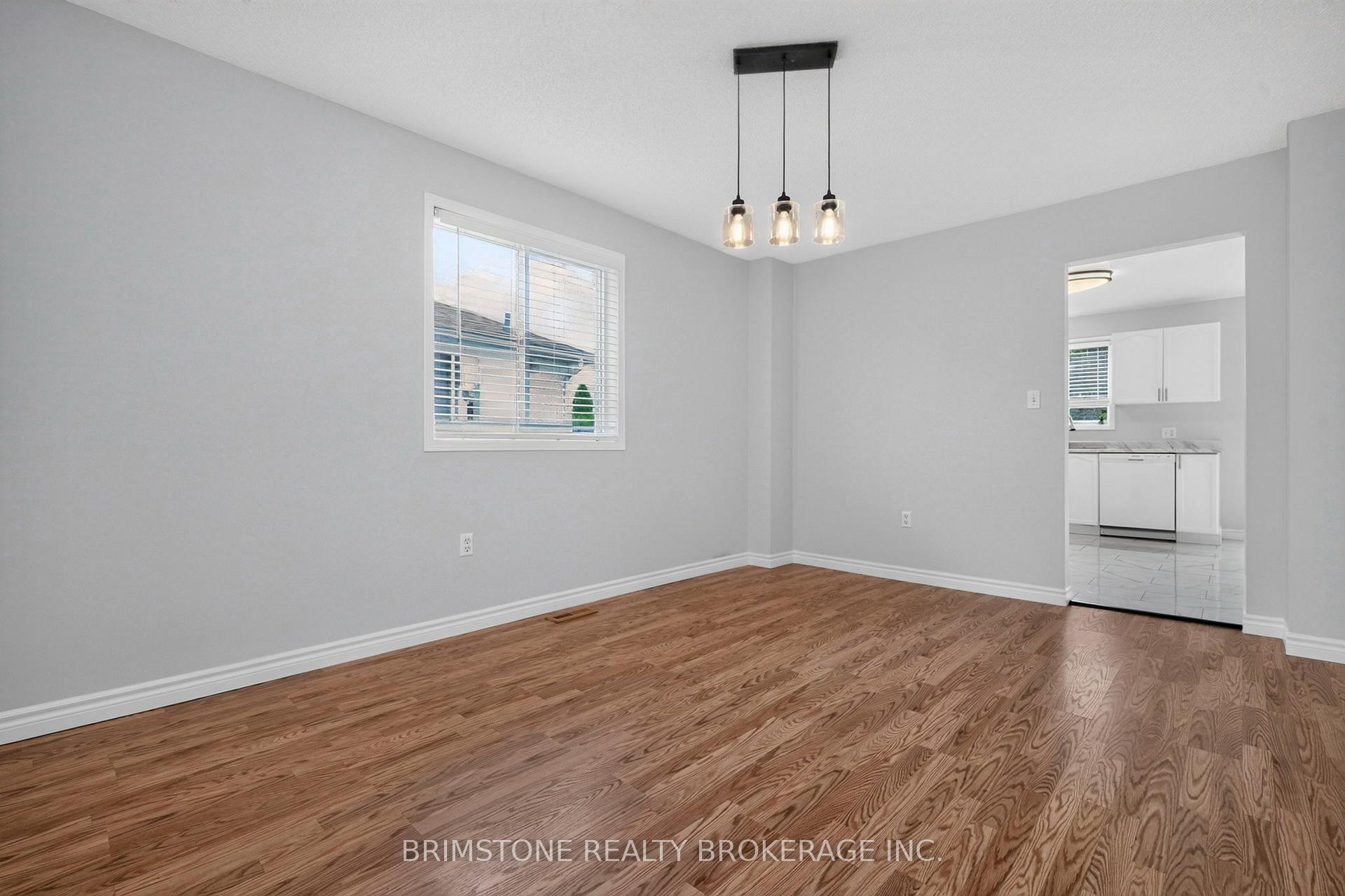 Photo 8 of 28 Selkirk Crescent, Barrie, Holly — HOMEH