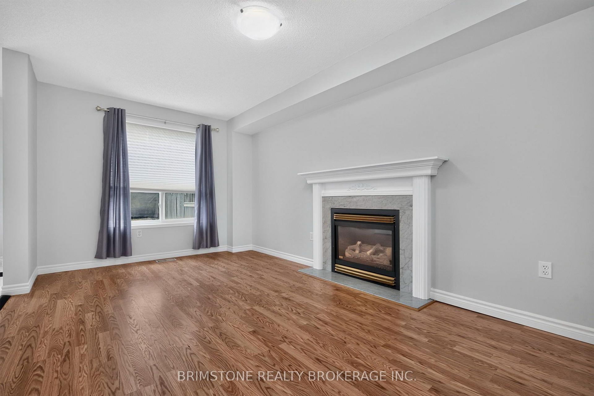 Photo 10 of 28 Selkirk Crescent, Barrie, Holly — HOMEH