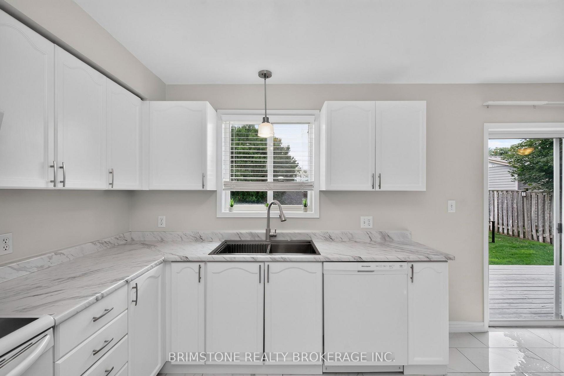 Photo 15 of 28 Selkirk Crescent, Barrie, Holly — HOMEH