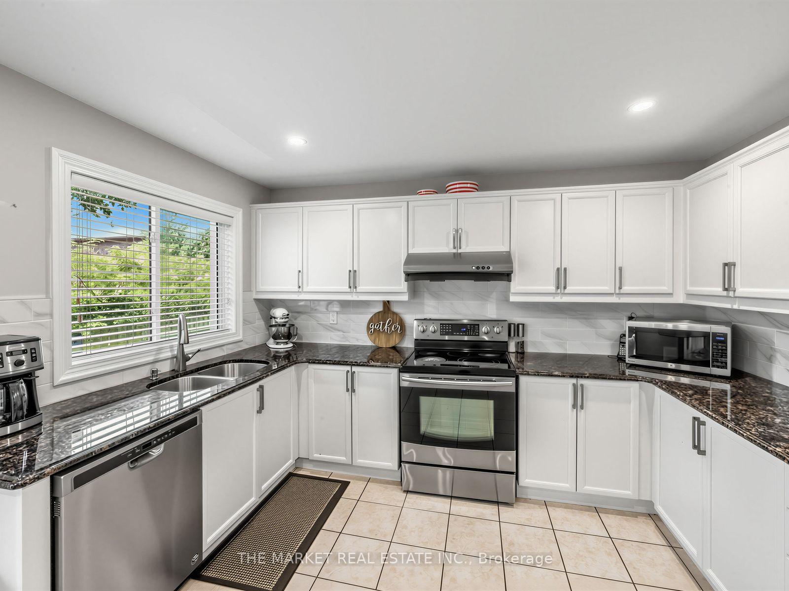 Photo 18 of 2278 Dunforest Crescent, Oakville, Westmount — HOMEH