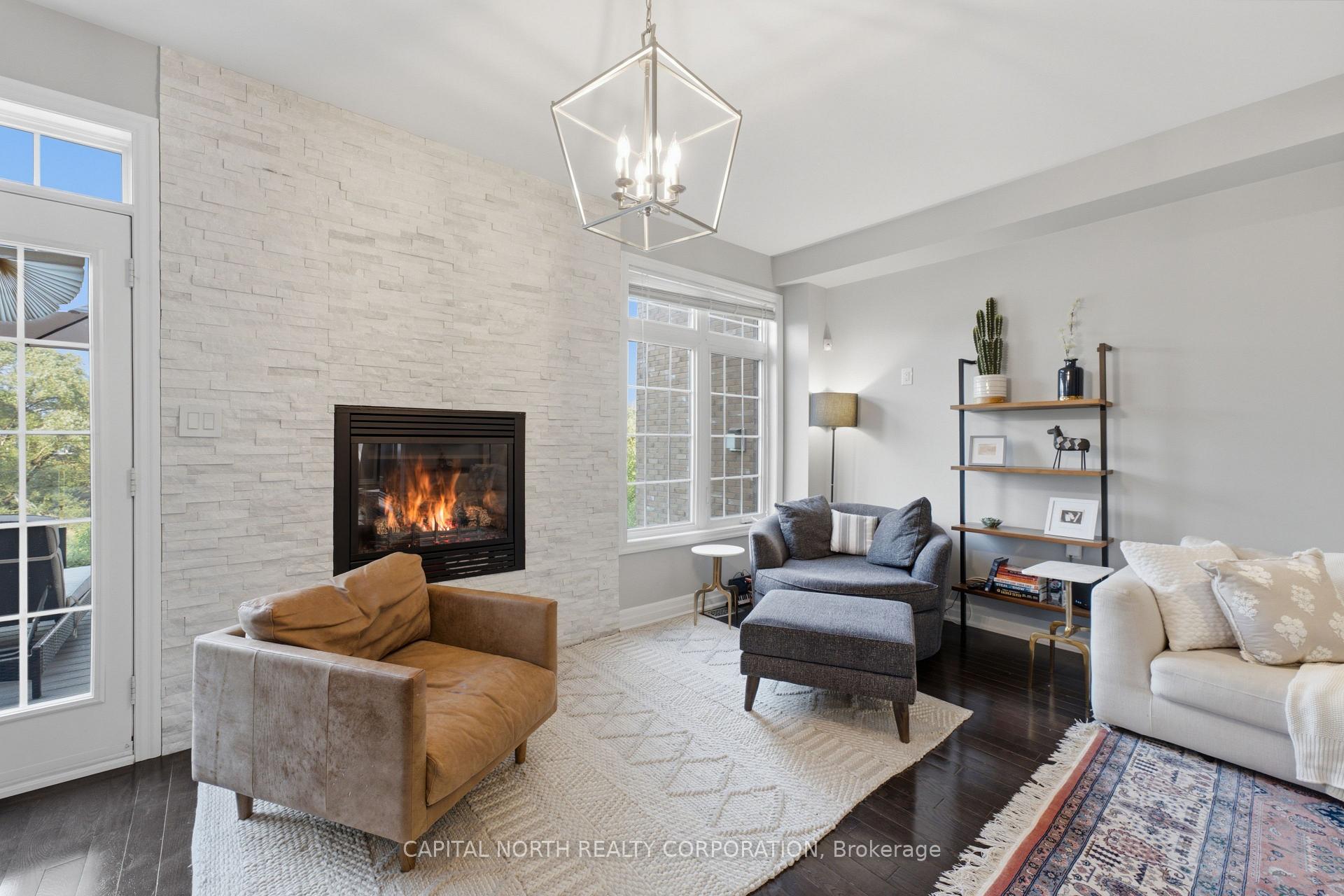 Photo 14 of 18 Alex Campbell Crescent, King, King City — HOMEH