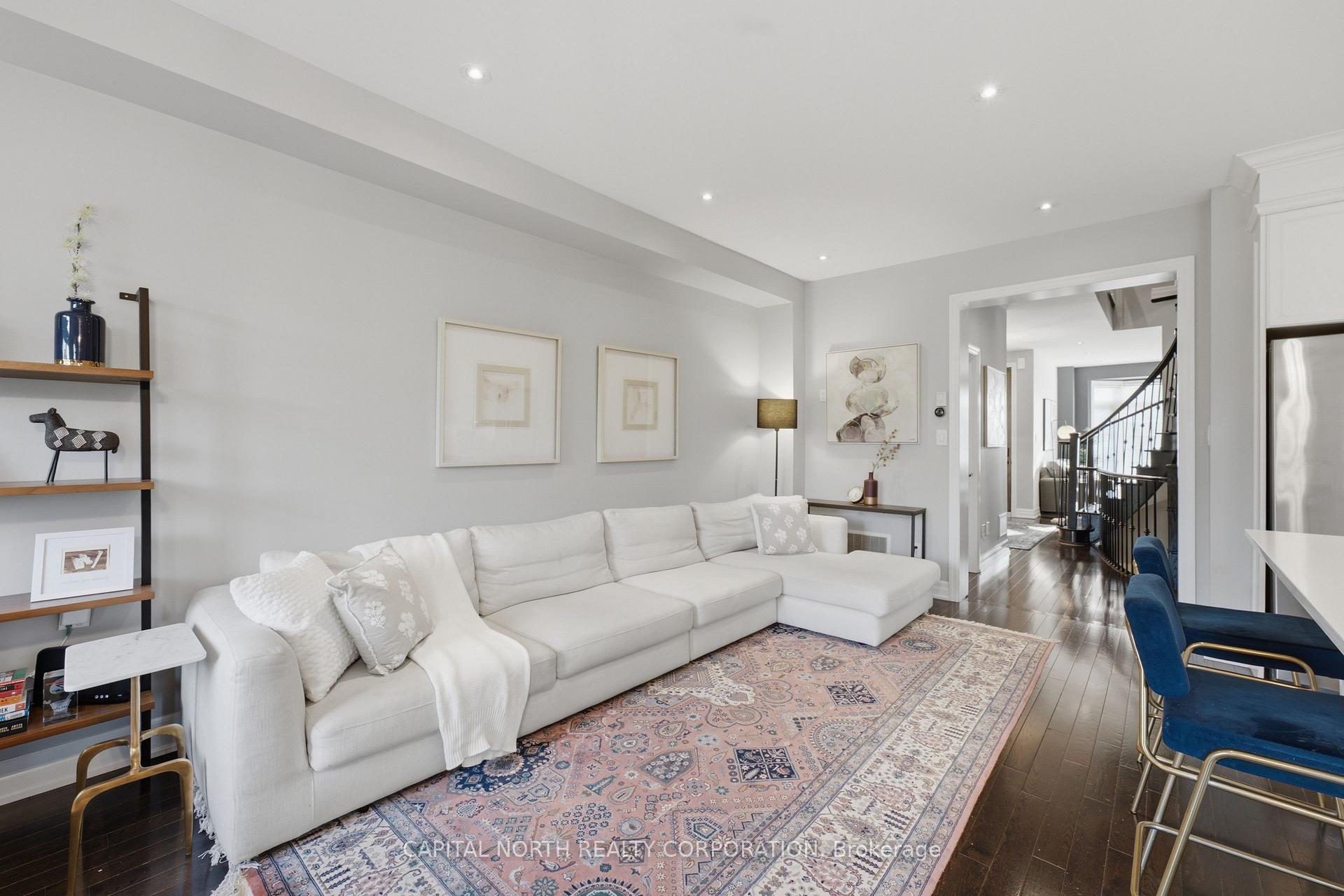 Photo 15 of 18 Alex Campbell Crescent, King, King City — HOMEH