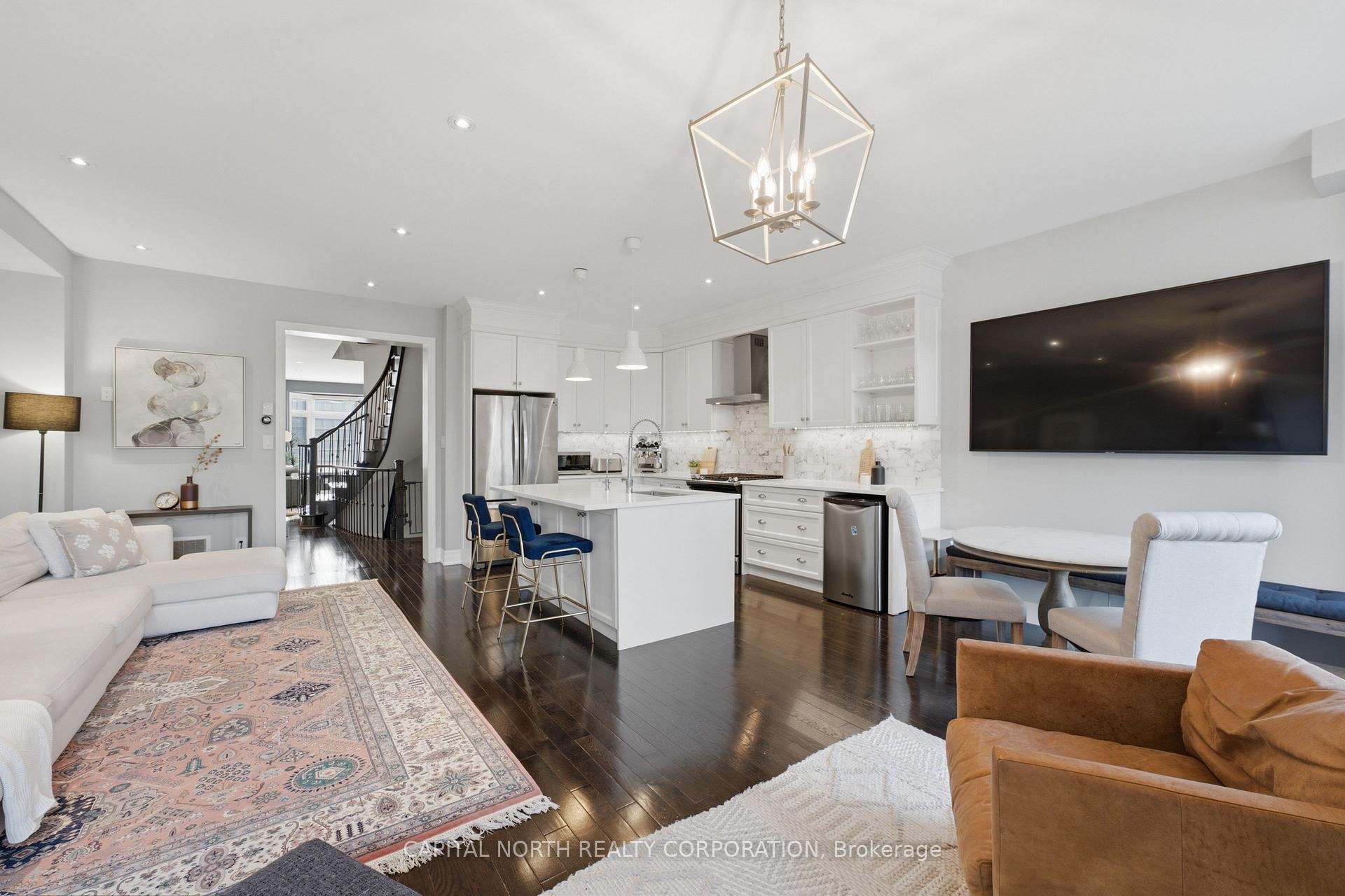 Photo 17 of 18 Alex Campbell Crescent, King, King City — HOMEH