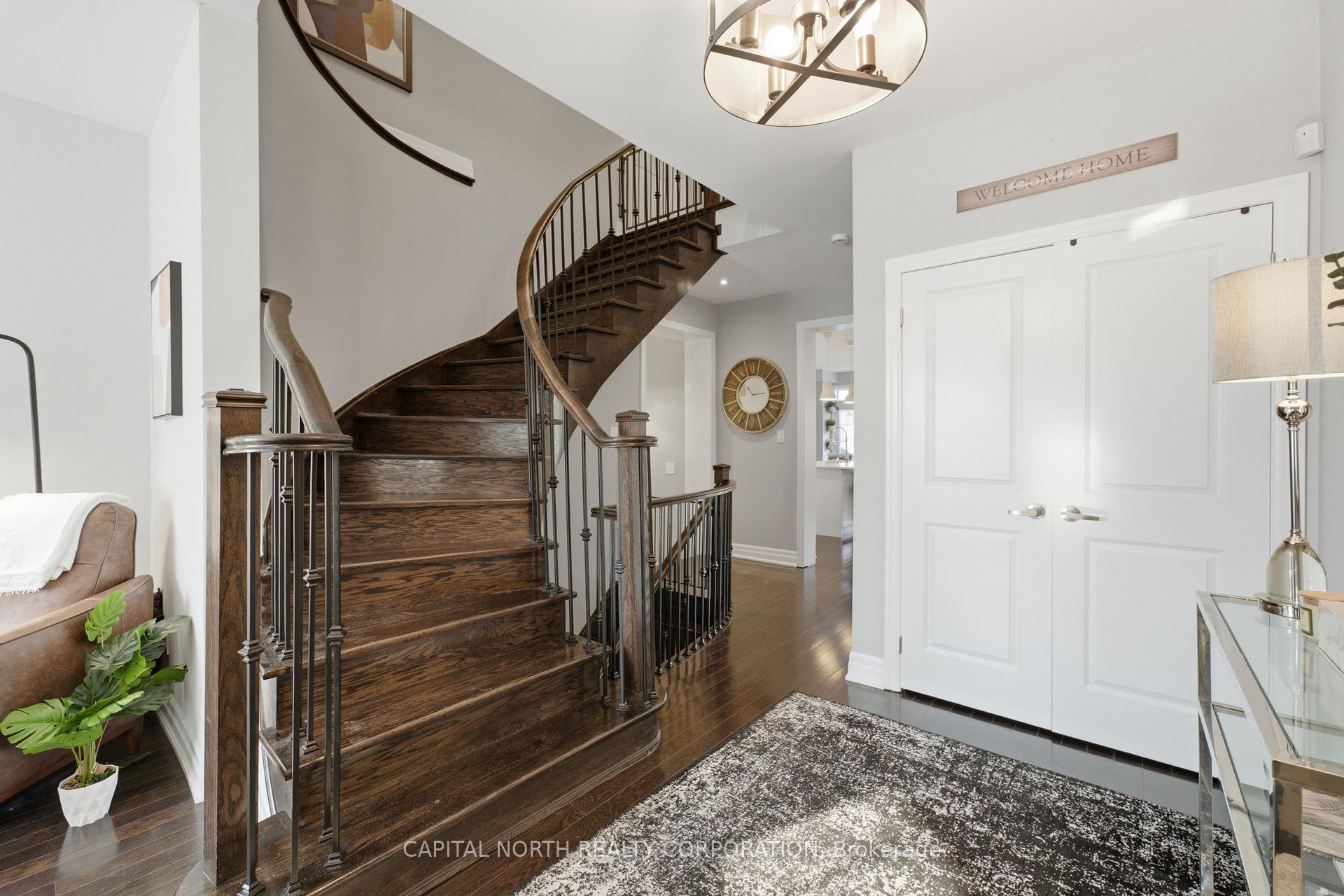 Photo 19 of 18 Alex Campbell Crescent, King, King City — HOMEH