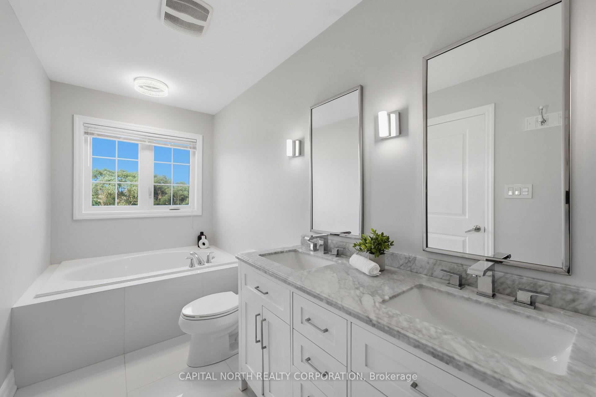 Photo 24 of 18 Alex Campbell Crescent, King, King City — HOMEH